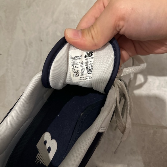 New Balance 550 white/navy size men US 7.5/ women US 9 - Picture 3 of 5
